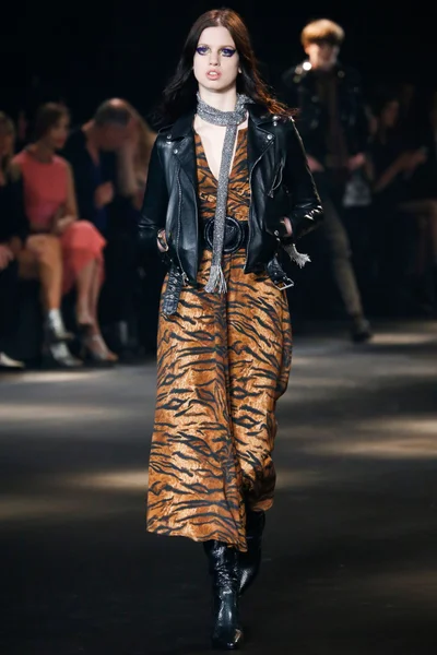 Look 33